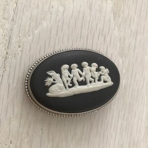 Vintage 1964 Wedgwood Brooch